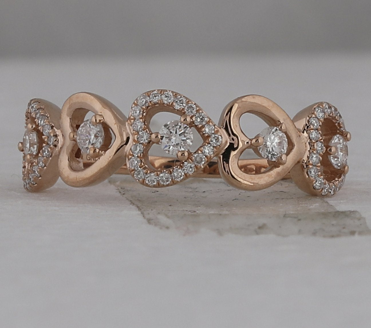 10kt Rose Gold Womens Round Diamond Heart Band Ring 3/8 Cttw