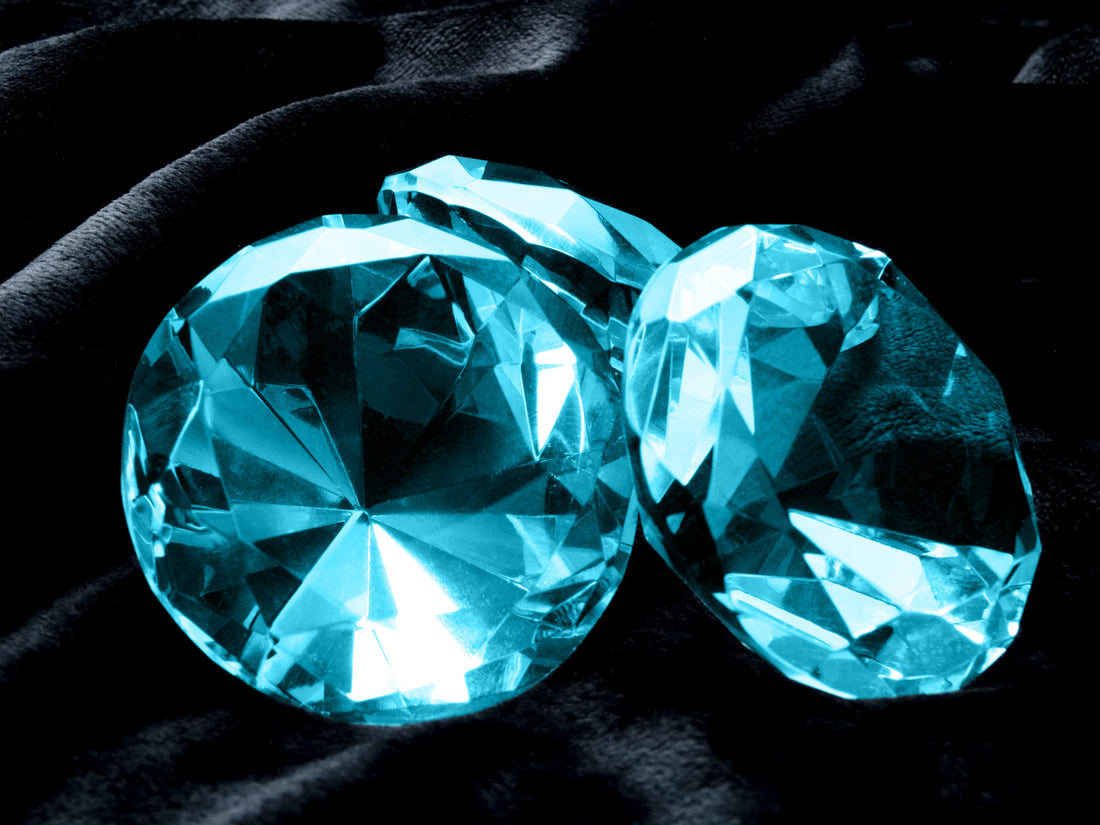 Aquamarine - the beautiful blue birthstone for March