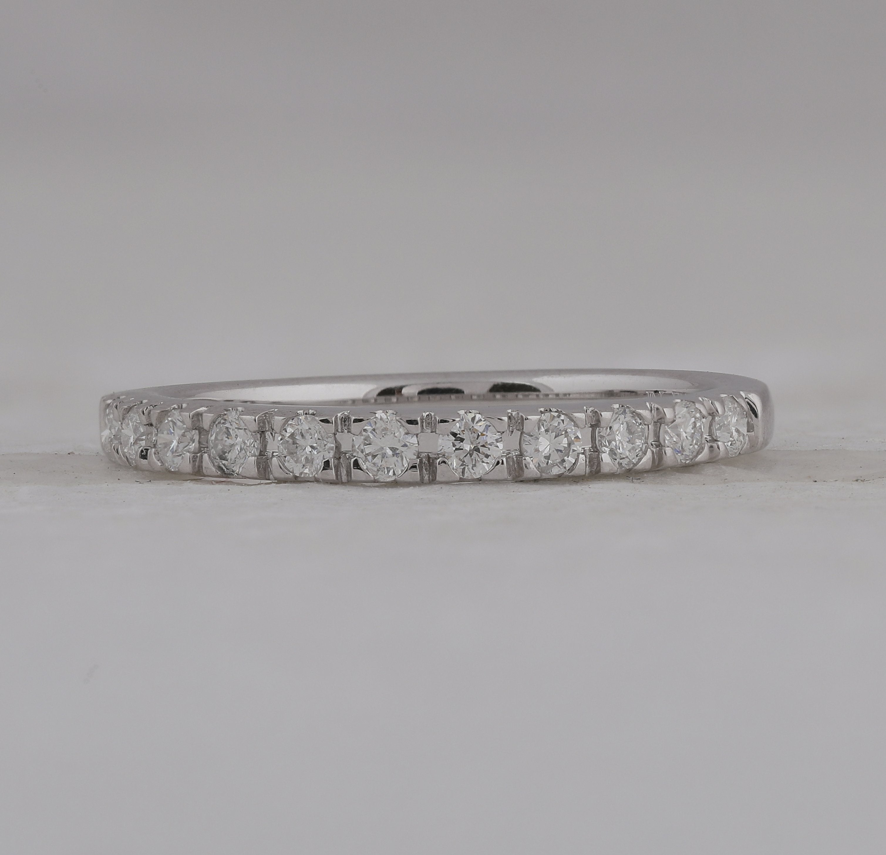 14kt White Gold Womens Round Diamond Slender 3mm Wedding Band 1/3 Cttw