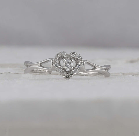 10kt White Gold Womens Round Diamond Heart Promise Ring 1/8 Cttw