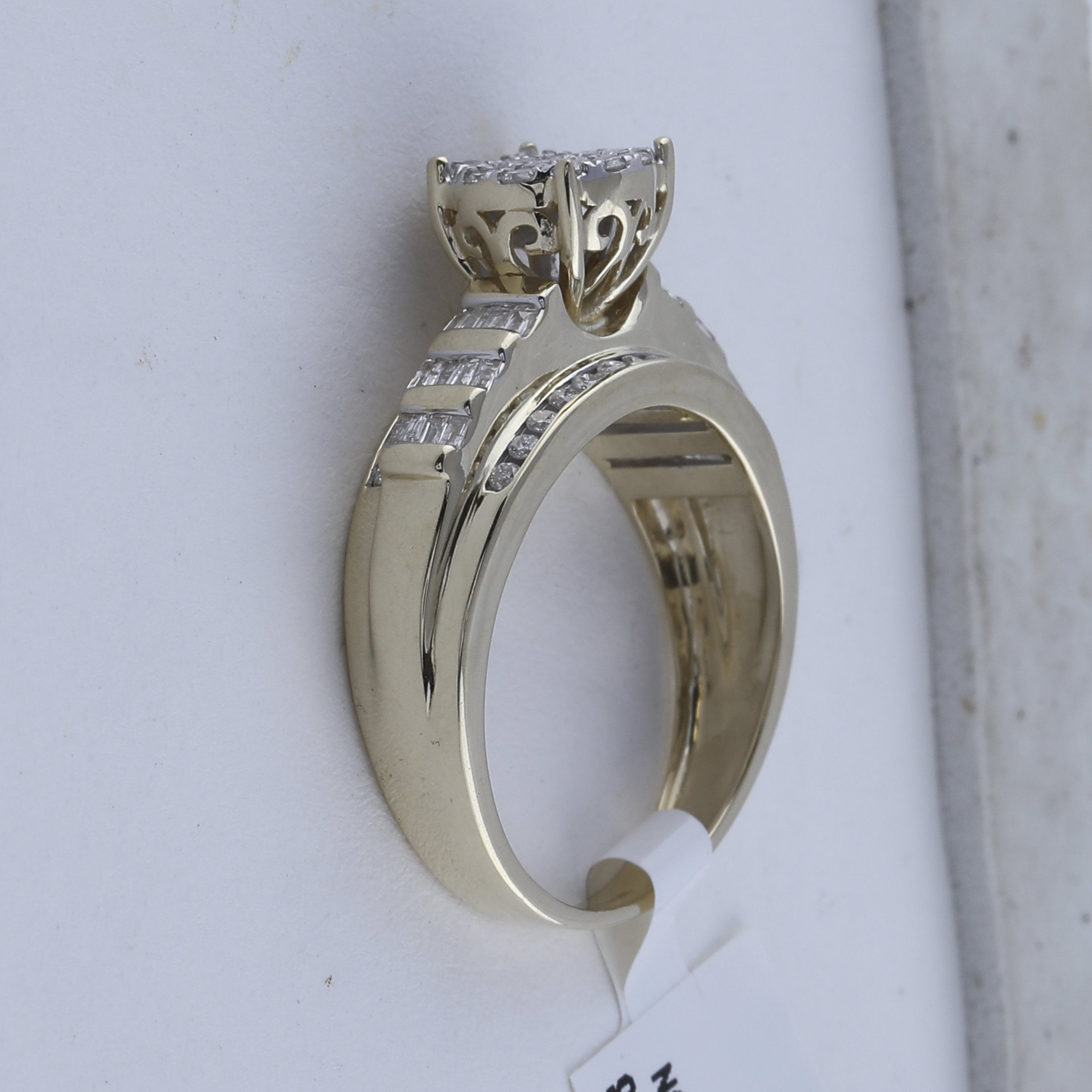 10kt Yellow Gold Round Diamond Cluster Bridal Wedding Engagement Ring 1/2 Cttw