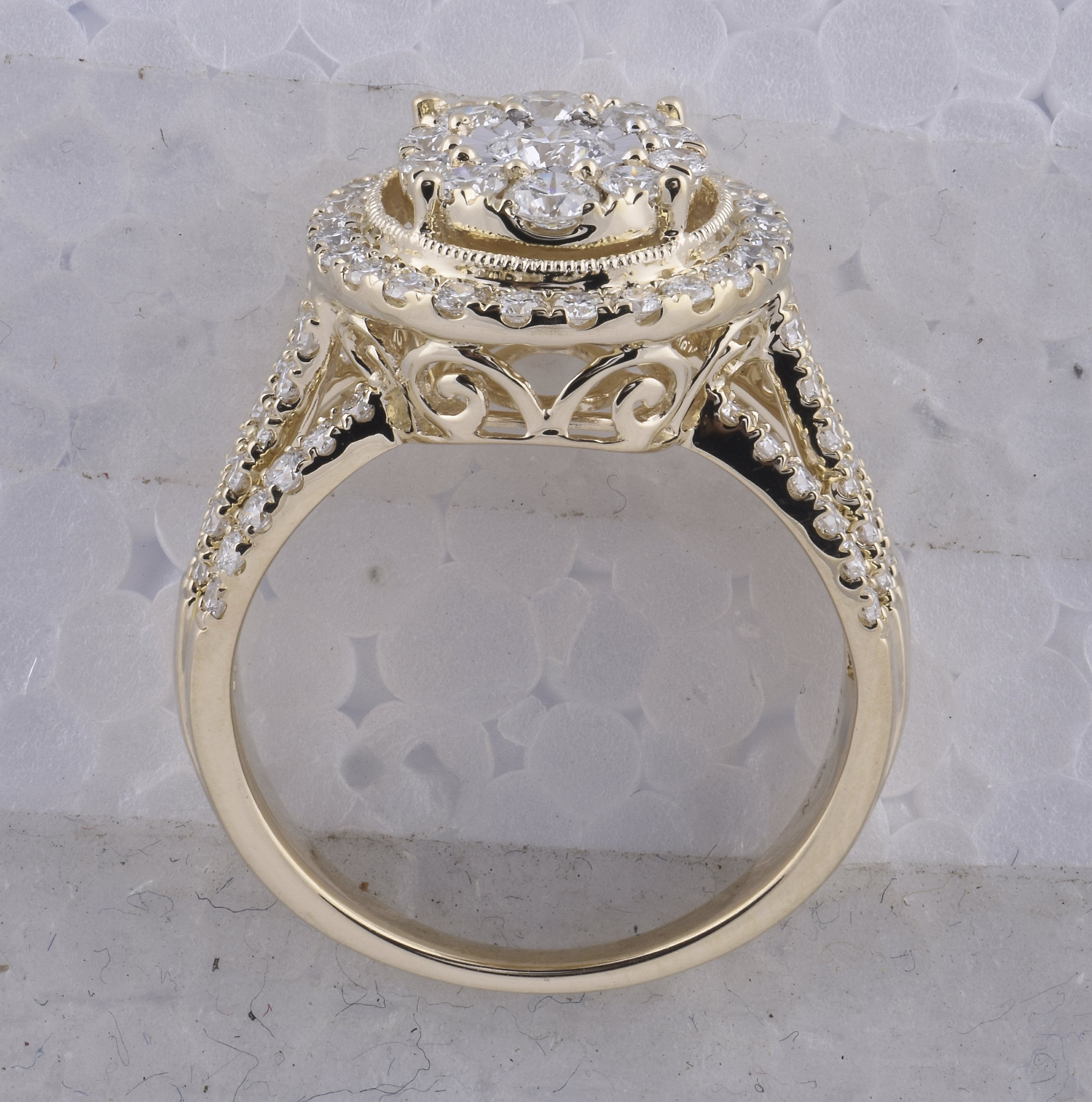 14kt Yellow Gold Round Diamond Cluster Oval Bridal Wedding Engagement Ring 1-1/2 Cttw