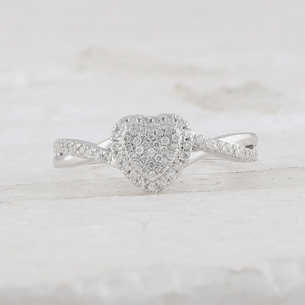 10kt White Gold Womens Round Diamond Heart Ring 1/4 Cttw