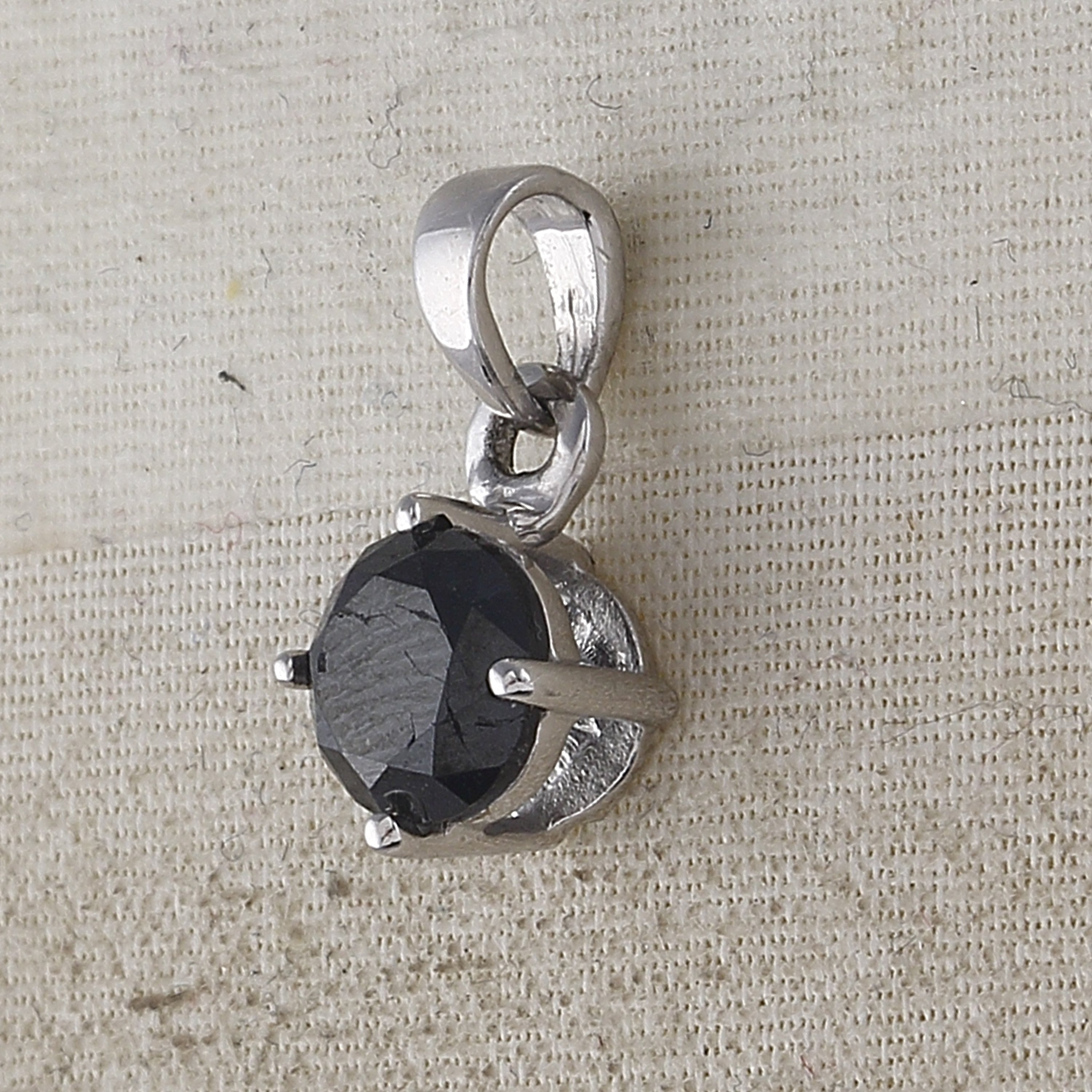 10kt White Gold Womens Round Black Color Enhanced Diamond Solitaire Pendant 1 Cttw